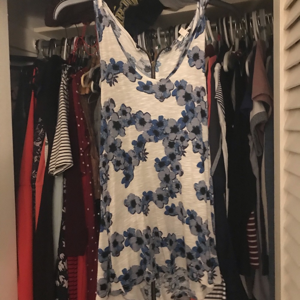 Blue and white flower tank with zipper